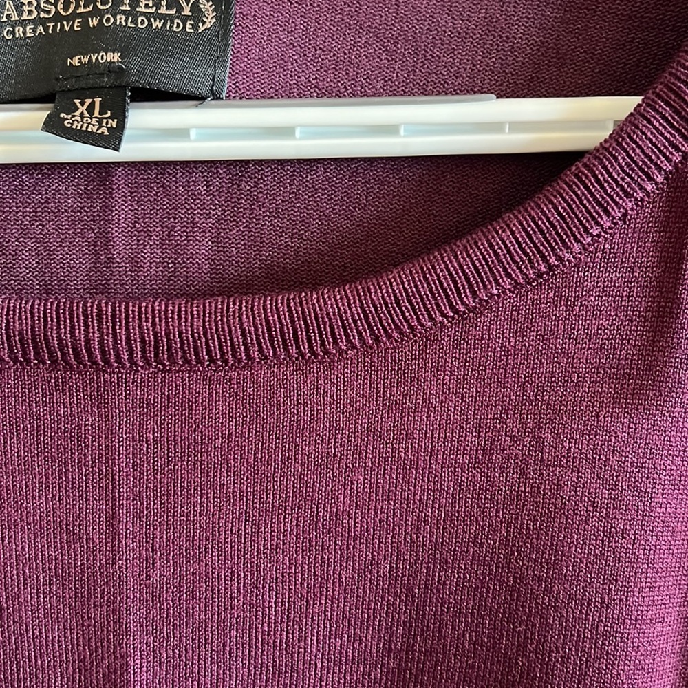 Absolutely Creative Worldwide maroon sweater - Picture 3 of 5